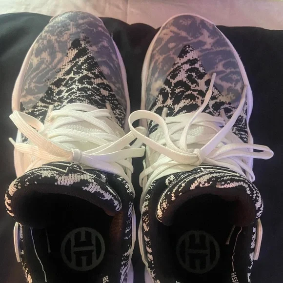 Adidas Harden Vol. 4 Cookies & Cream size 11.5
